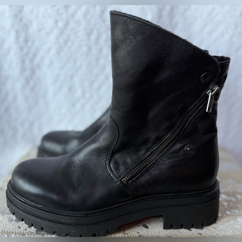 Avellini Black Leather Lug Sole Ankle Boots – Shearling Lined – EU 38 us 7.5-8